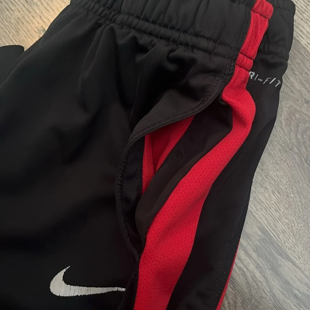 Nike Dri Fit sweatpants - Picture 2 of 5